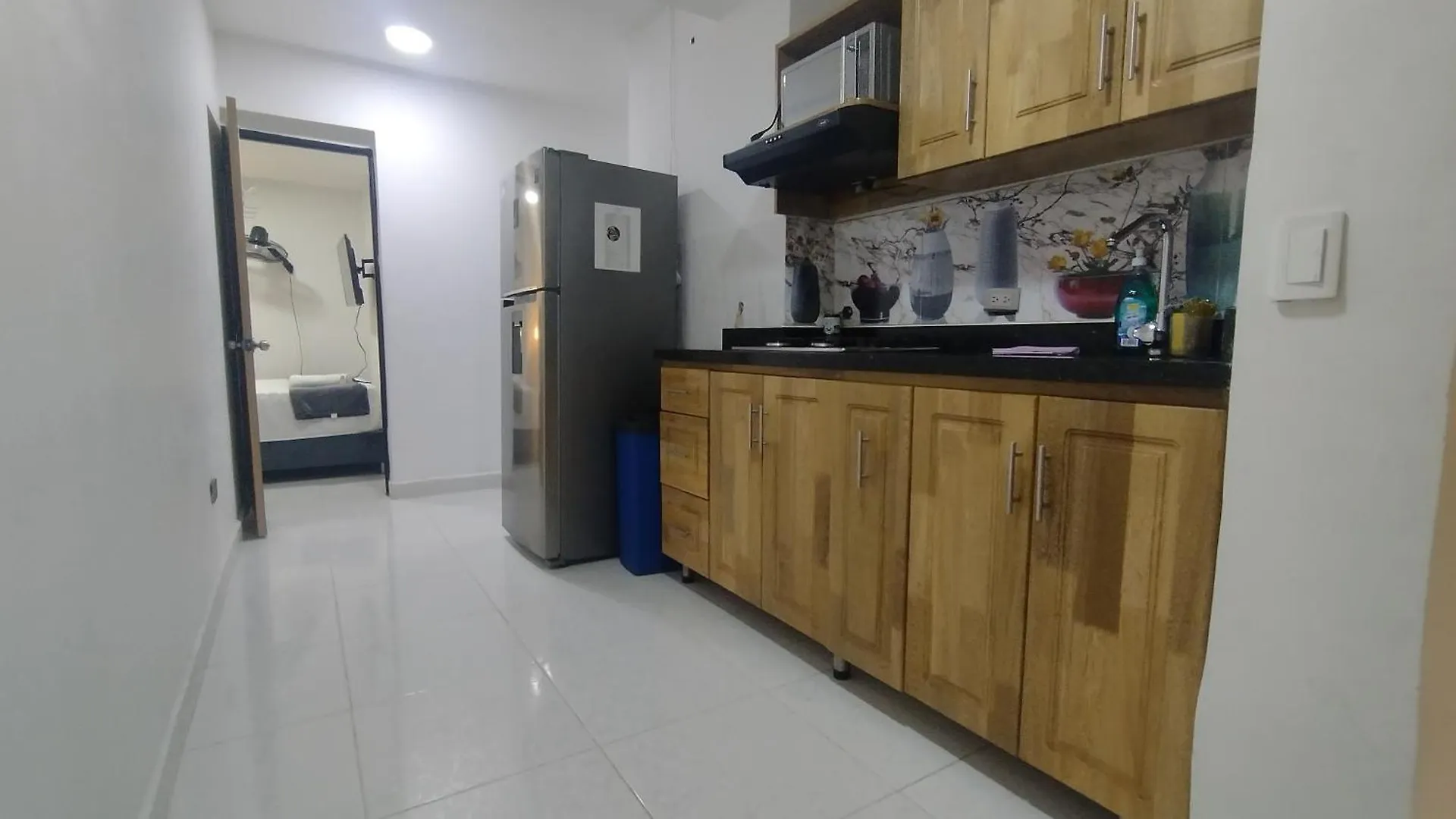 Apartamento En Laureles Medellin Cerca Al Metro Y Al Estadio Atanasio Girardot 6 Pax 302-233-5281 Colombia