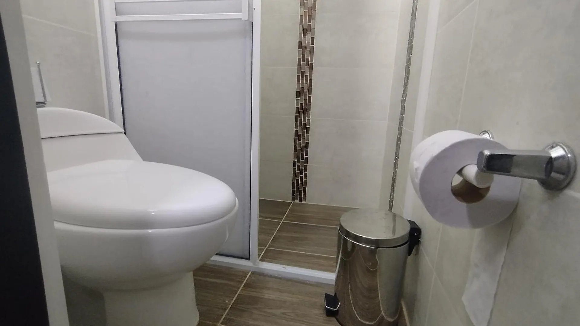 Appartamento Apartamento En Laureles Medellin Cerca Al Metro Y Al Estadio Atanasio Girardot 6 Pax 302-233-5281 Colombia